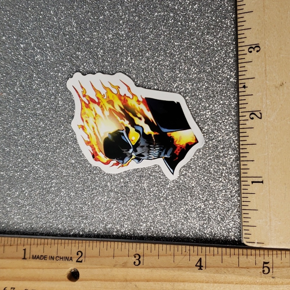 10/$10 MARVEL Waterproof Sticker - Picture 2 of 7